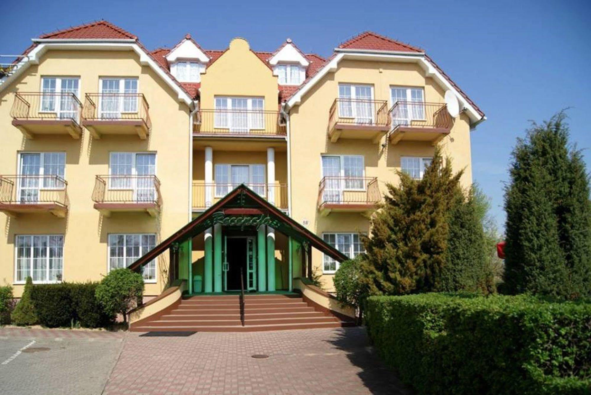 Hotel Helena Gizycko Exterior photo